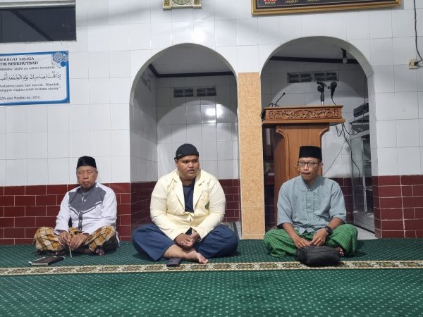 SILATURAHMI MAHASISWA KKN UNUGHA DI MASJID AL-HIMMAH CILACAP