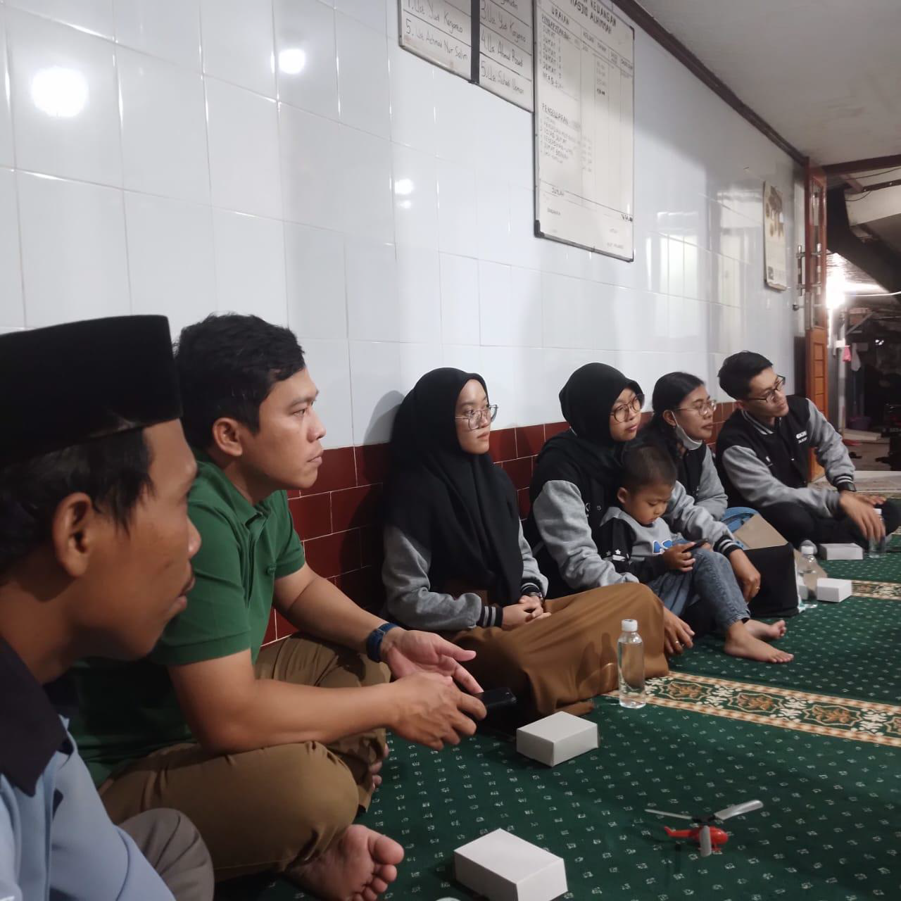 SILATURAHMI MAHASISWA KKN UNUGHA DI MASJID AL-HIMMAH CILACAP