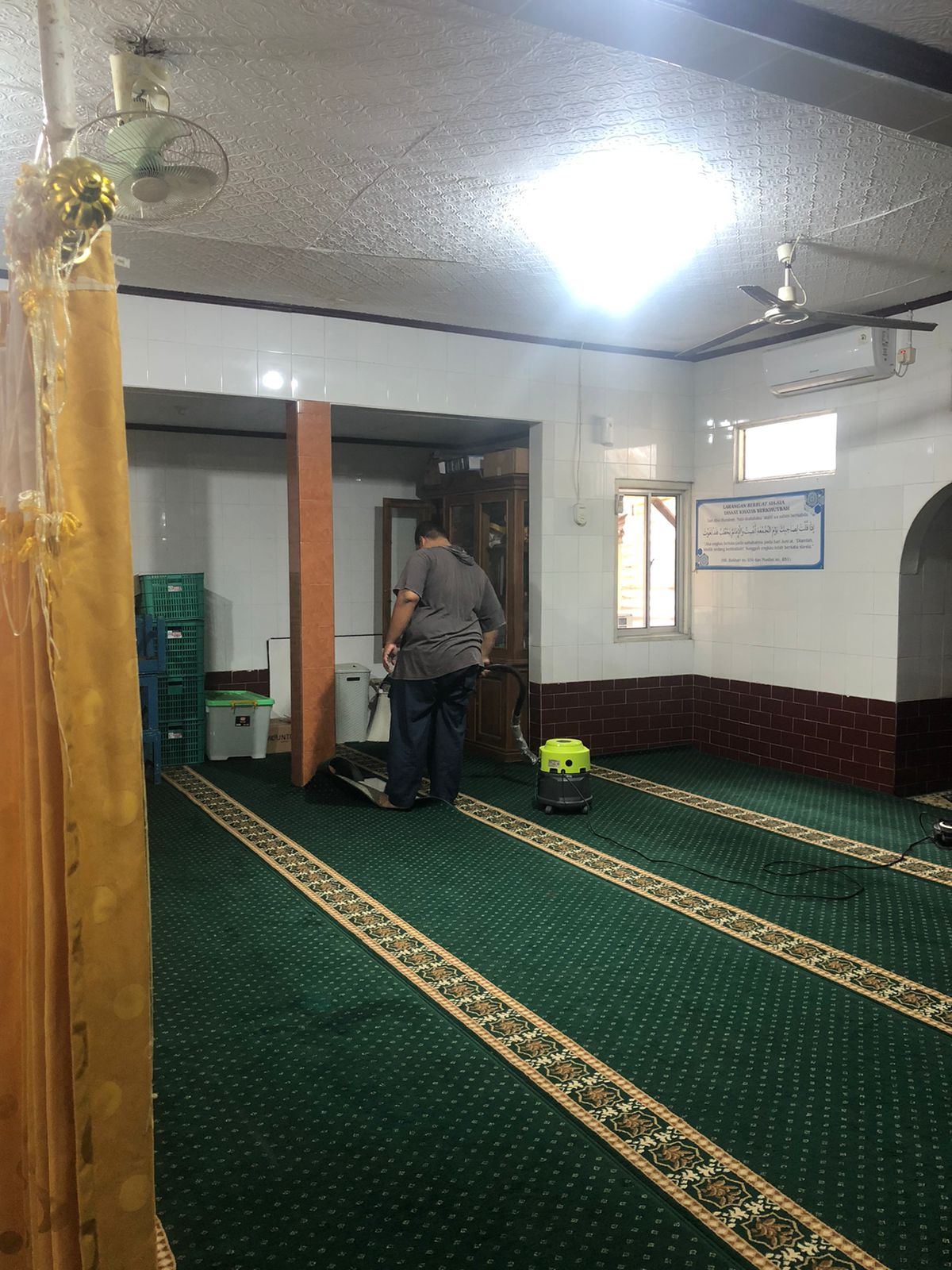 Kerja Bakti Lingkungan Warga dan Lingkungan Masjid Al-Himmah